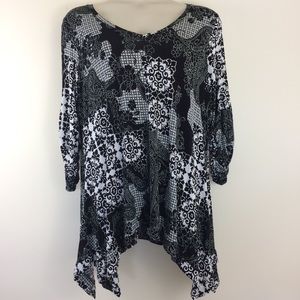 Grace Elements Woman black & white printed tunic